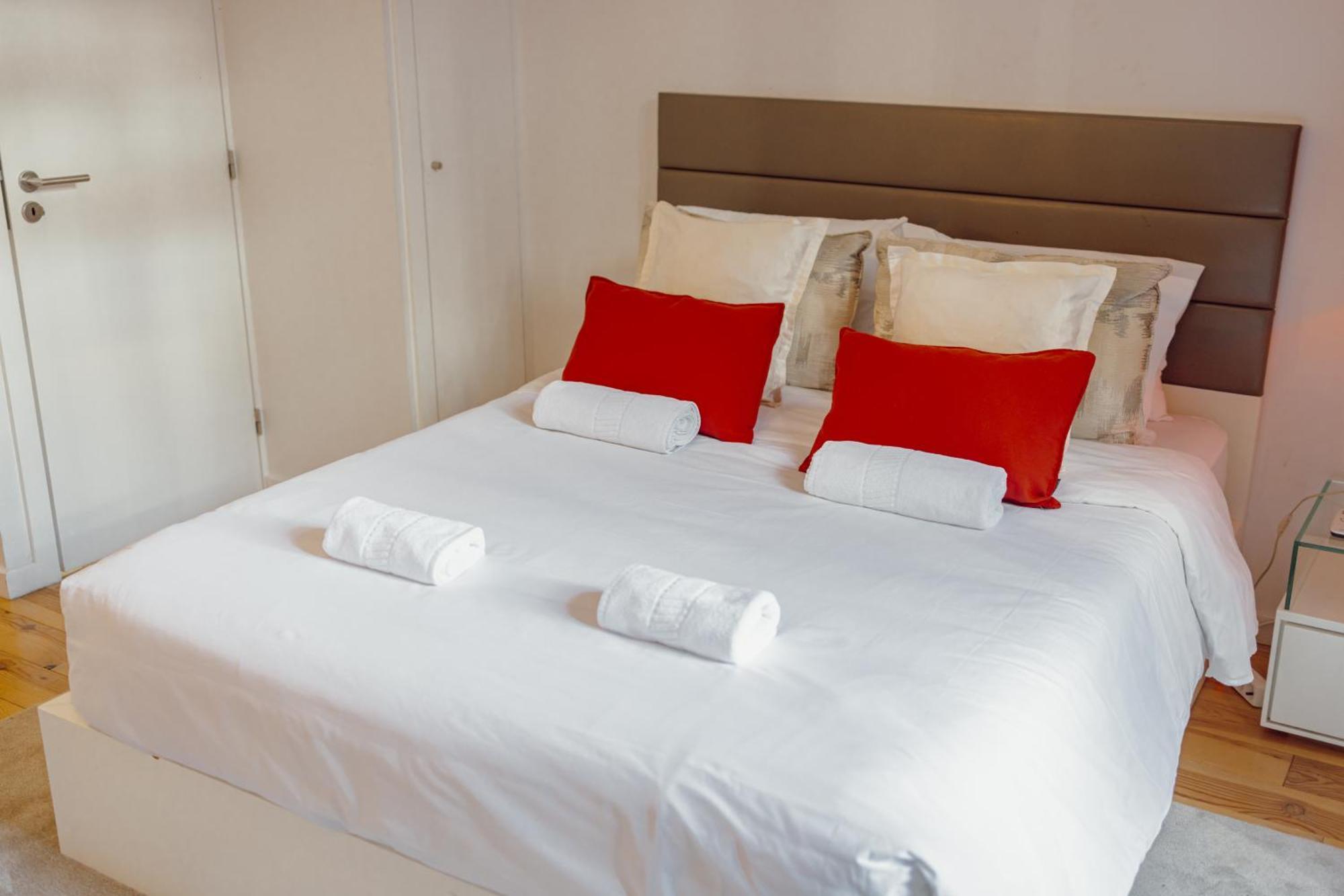 Luminous Apartment In The Heart Of Porto Bagian luar foto